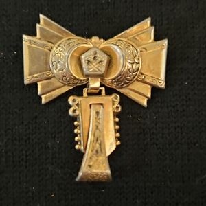 Vintage Victorian Revival Brooch